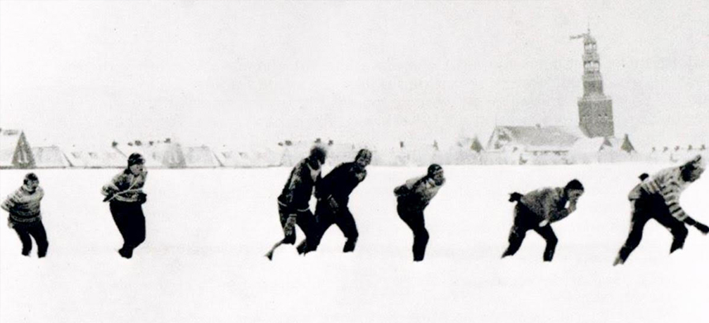 Bijeenkomst Elfstedentocht 1963 in het Schaatsmuseum Hindeloopen